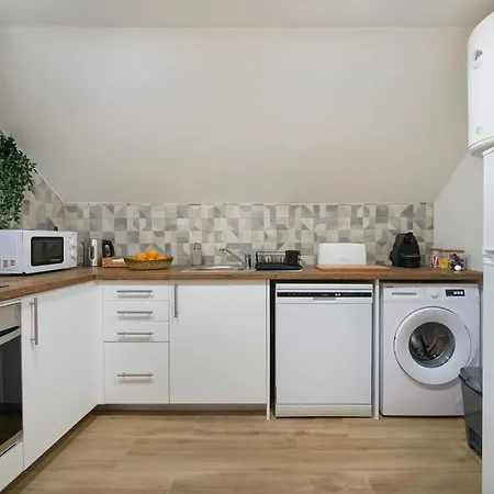 Renovated House Near Beaches, By Timecooler Сasa de vacaciones *