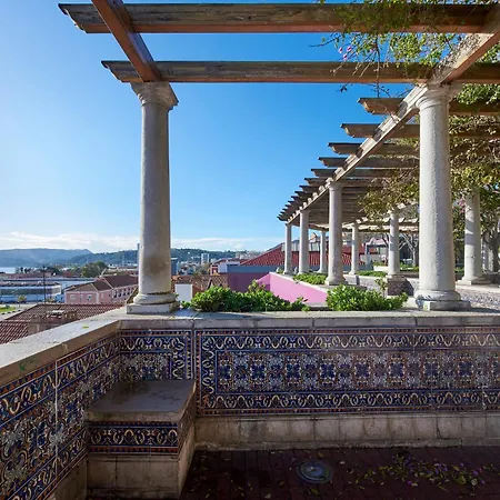 Renovated House Near Beaches, By Timecooler Setúbal