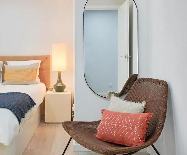 Renovated House Near Beaches, By Timecooler Setúbal