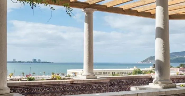 Renovated House Near Beaches, By Timecooler Hébergement de vacances *