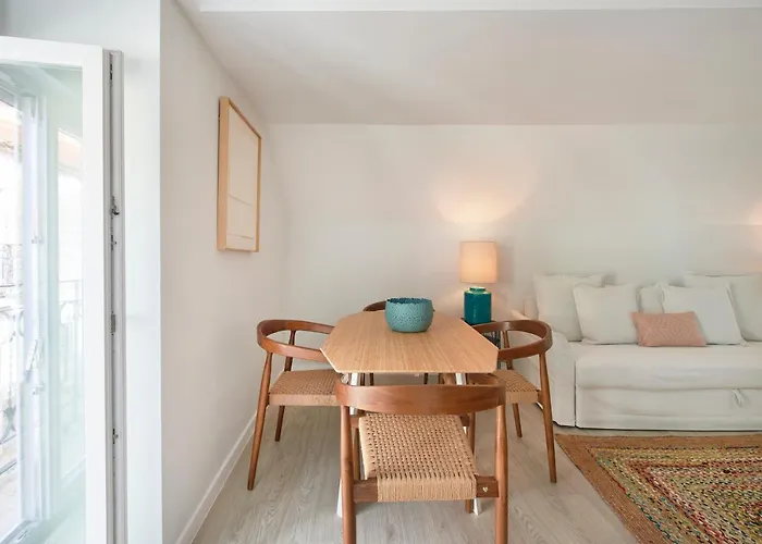 Renovated House Near Beaches, By Timecooler Hébergement de vacances