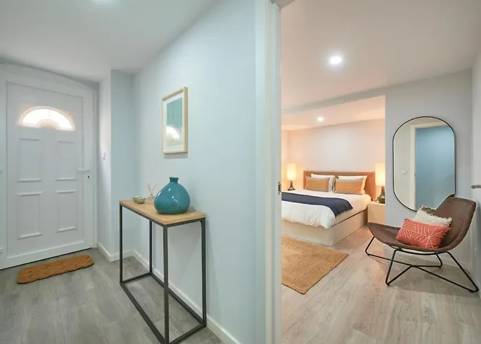 Renovated House Near Beaches, By Timecooler Hébergement de vacances *