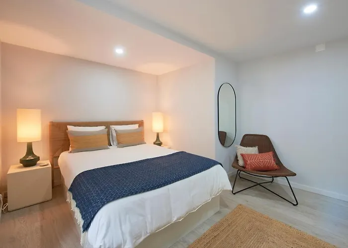 Renovated House Near Beaches, By Timecooler *