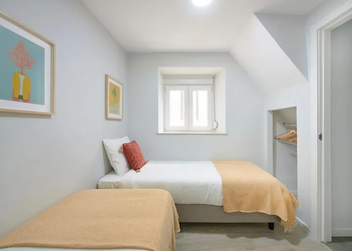 Renovated House Near Beaches, By Timecooler * Setúbal