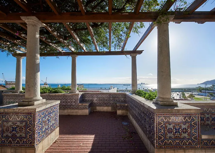 Renovated House Near Beaches, By Timecooler Setúbal