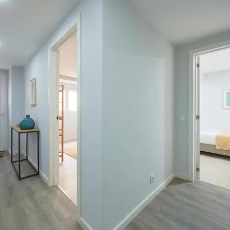 Renovated House Near Beaches, By Timecooler * Setubal