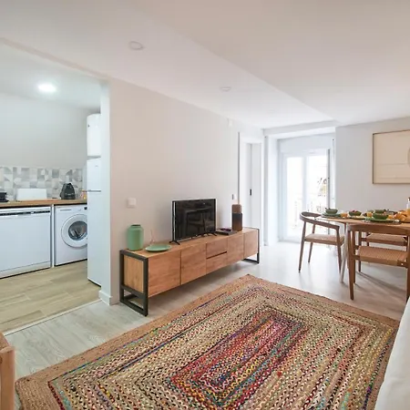Renovated House Near Beaches, By Timecooler Feriehus