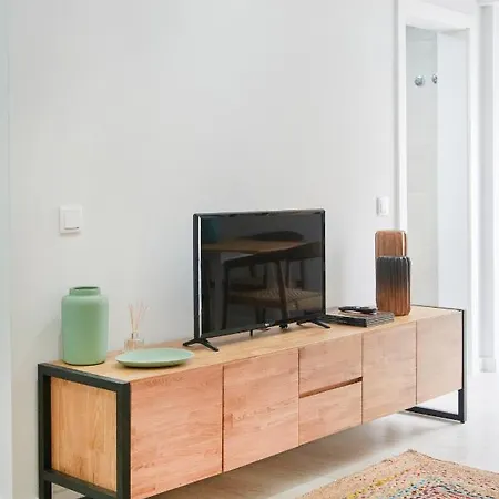 Feriehus Renovated House Near Beaches, By Timecooler Setúbal