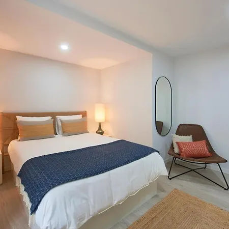 Renovated House Near Beaches, By Timecooler *