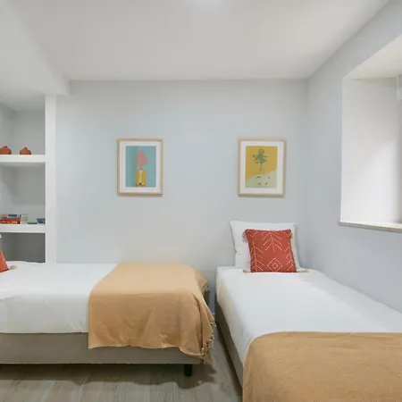 Сasa de vacaciones Renovated House Near Beaches, By Timecooler