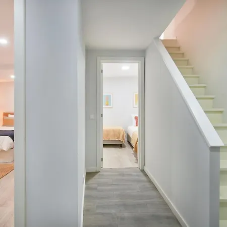 Renovated House Near Beaches, By Timecooler *